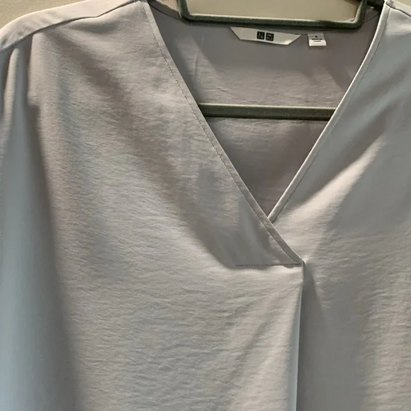 NWOT Zen Uniqlo Gray Women's top S - Picture 3 of 6